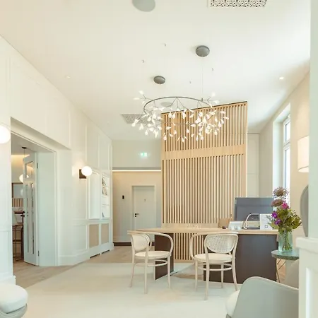Hotel Strandhotel Ostende 4*