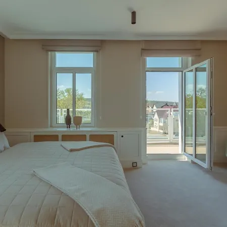 Отель Strandhotel Ostende 4*
